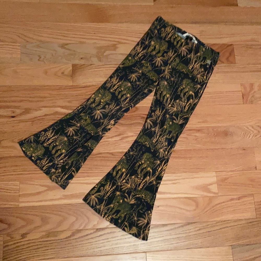 Munster bell bottom leggings size 8